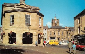 US69 UK England Alnwick Market place and Northumberland hall