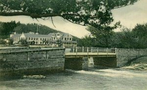 Postcard  Early View of Frascati Hotel & Flatts Stream in Bermuda.       N1