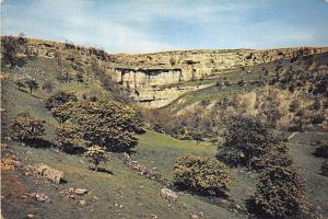 BT18291 malham cove yorkshire  uk