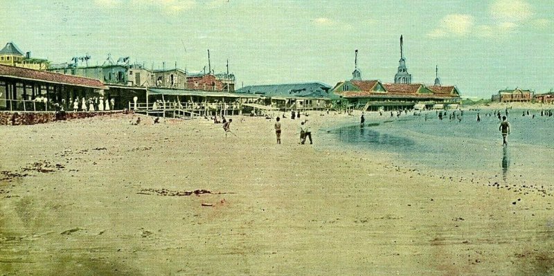 Postcard Antique  View of The Beach at Narragansett Pier , RI.     Q2