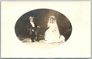 MIDGETS LILLIPUTIAN BRIDE & GROOM ANTIQUE REAL PHOTO POSTCARD RPPC BRIDAL COUPLE