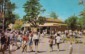 New Hampshire Salem Canobie Park The Arcade