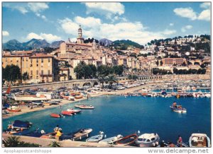 France Menton Un coin du Port et la Vieille Ville