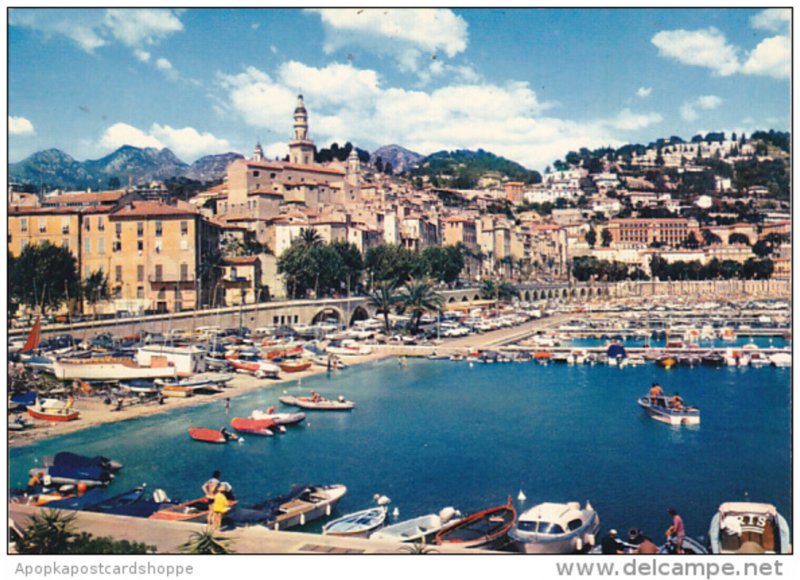 France Menton Un coin du Port et la Vieille Ville