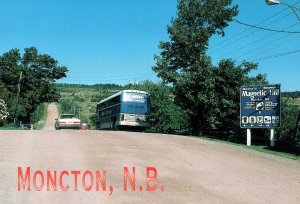 CONTINENTAL SIZE POSTCARD MAGNETIC HILL AT MONCTON NEW BRUNSWICK CANADA