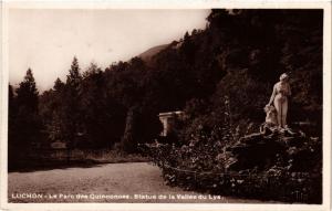 CPA LUCHON Le Paro des Quinconces - Statue de la Vallée du Lys (612005)