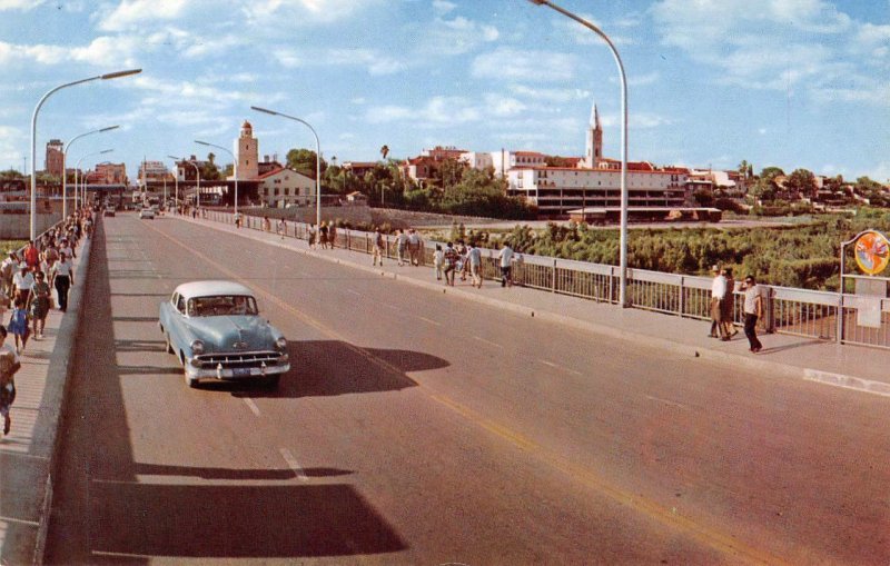 International Bridge, Laredo, Texas, Nuevo Laredo, Mexico 1950s Car Postcard