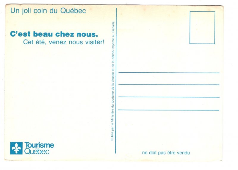 Un Joli Coin du Quebec,  Quebec, A Pretty Corner in Quebec, Tourism Postcard