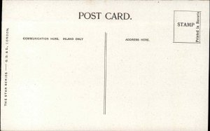 HAMPTON MIDDLESEX Hampton Court Palace Double Decker Bus Vintage Postcard
