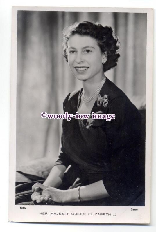 r1588 - Queen Elizabeth II - postcard