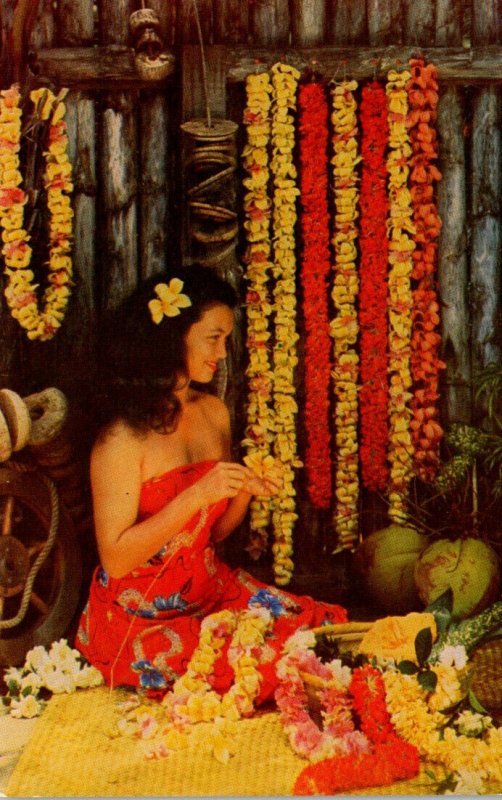 Hawaii Honolulu Lovely Hawaiian Girl Stringing Leis Of Native Flowers