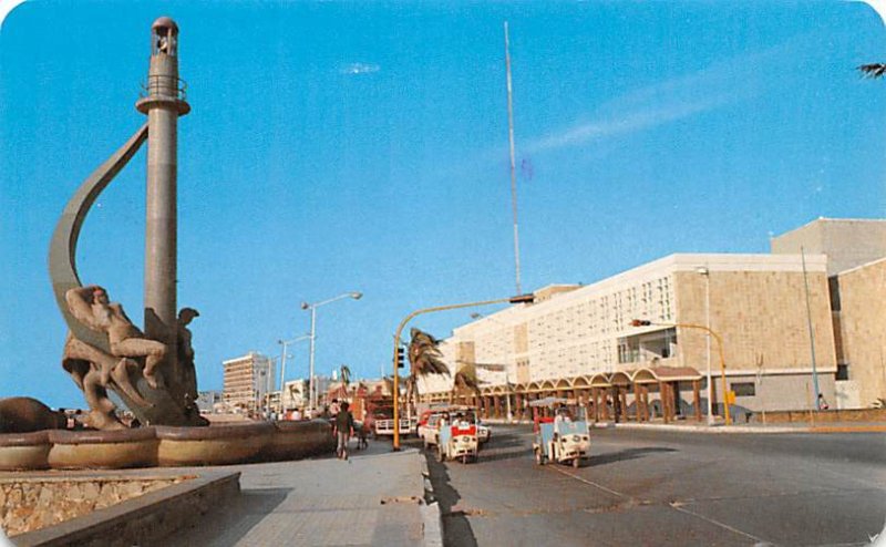 Pulmonia, Fishermen's Monument Mazatlan Mexico Tarjeta Postal Postal Used Unk...