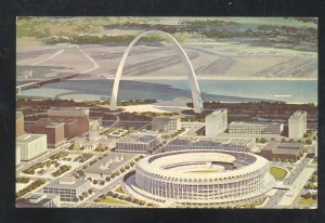 GATEWAY ARCH ST. LOUIS CARDINALS BUSCH BASEBALL STADIUM VINTAGE POSTCARD