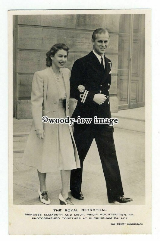 r2363 - Princess Elizabeth &  Lieut. Philip Mountbatten at Betrothal -  postcard