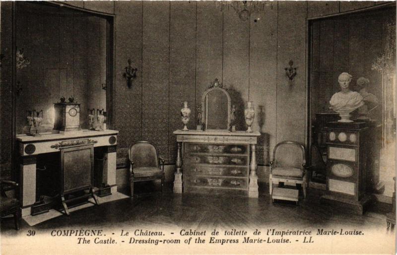 CPA COMPIEGNE Le Chateau Cabines de toilette de L'Imperatrice Marie (291414)