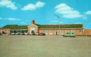 VINTAGE POSTCARD SERVICE PLAZA ON OHIO'S 241 MILE TURNPIKE CLASSIC CARS