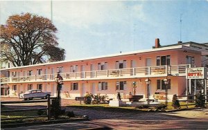 Hyannis Cape Cod Massachusetts 1950s Postcard Fountain Motel