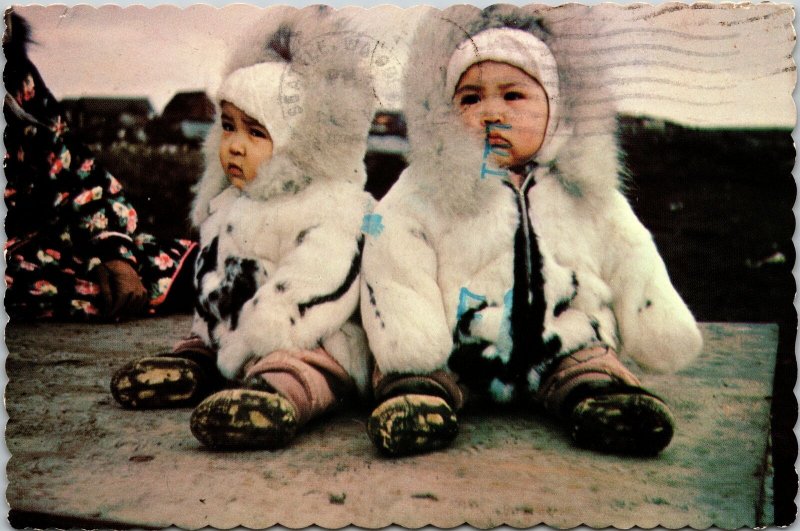 VINTAGE CONTINENTAL SIZE POSTCARD ESKIMO TWINS IN THE ARCTIC REGION OF ALASKA