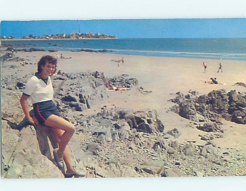 Pre-1980 RISQUE SEXY GIRL AT THE BEACH Hampton Beach - Near Portsmouth NH G5960