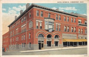 J64/ Cambridge Ohio Postcard c1910 Hotel Berwick Hotel Main Street 75