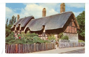 UK - England, Stratford-on-Avon. Ann Hathaway's Cottage