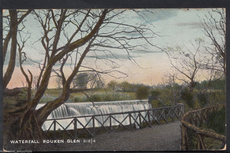 Scotland Postcard - Waterfall, Rouken Glen    RT1593