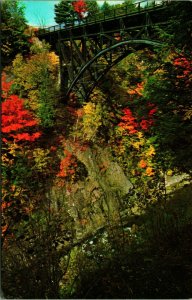 Quechee Gorge Bridge Quechee Vermont VT UNP Chrome Postcard E6