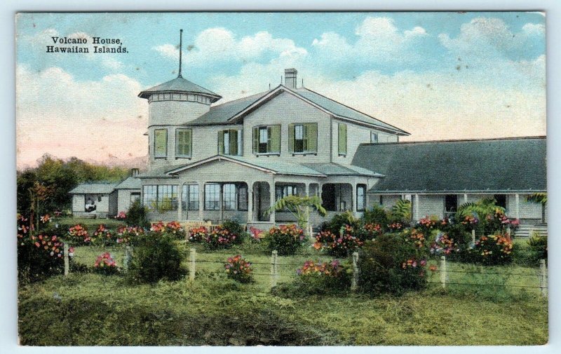 VOLCANO HOUSE, HI Hawaii ~ View of the Historic VOLCANO HOUSE ~ c1910s Postcard