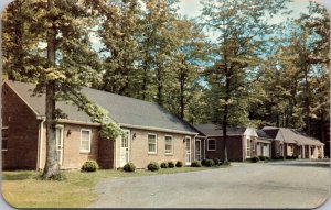 Postcard Gateway Motor Lodge in Falls Church, Virginia