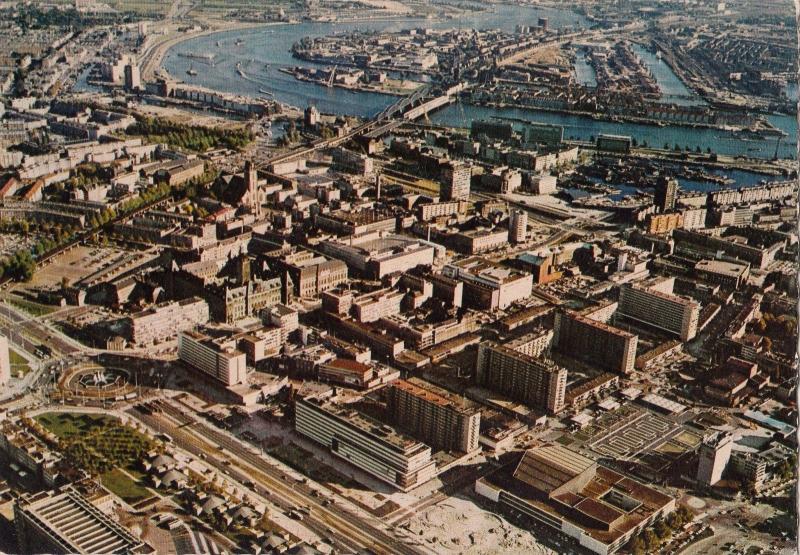 BF26129 luchtfoto panorama   rotterdam  netherland front/back image