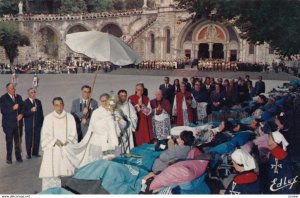 LOURDES, Hautes Pyrenees, France, 1973 ; Benediction des Malades