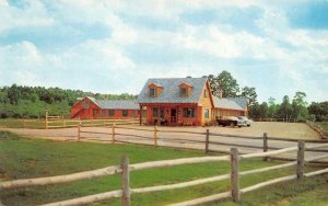 FREEPORT, ME Maine  TRADING POST MOTEL~RESTAURANT  Roadside  c1950's Postcard