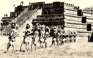 1940s TEOTIHUACAN TEMPLE SACRIFICE DIOSES MEXICO TARJETA RPPC POSTCARD P1257