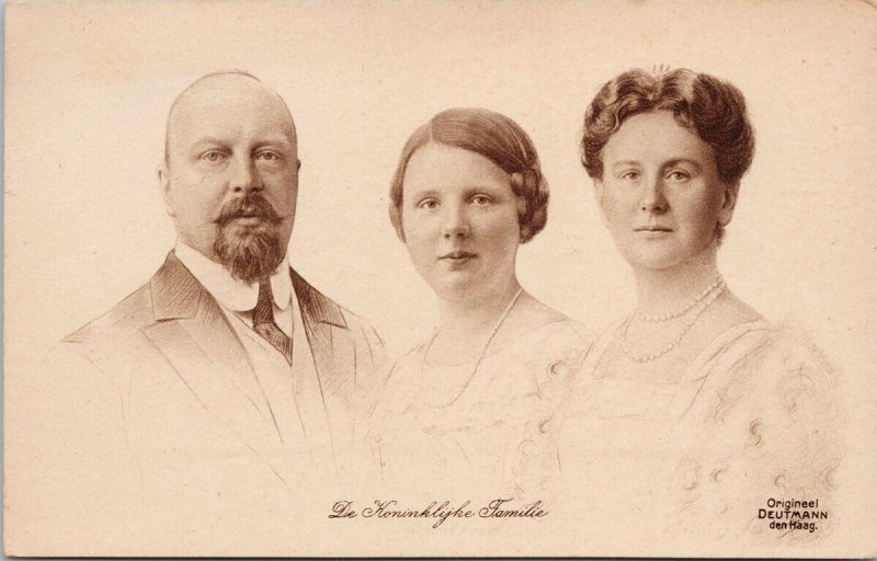 De Koninklijke Familie Royal Family Deutmann Postcard G23