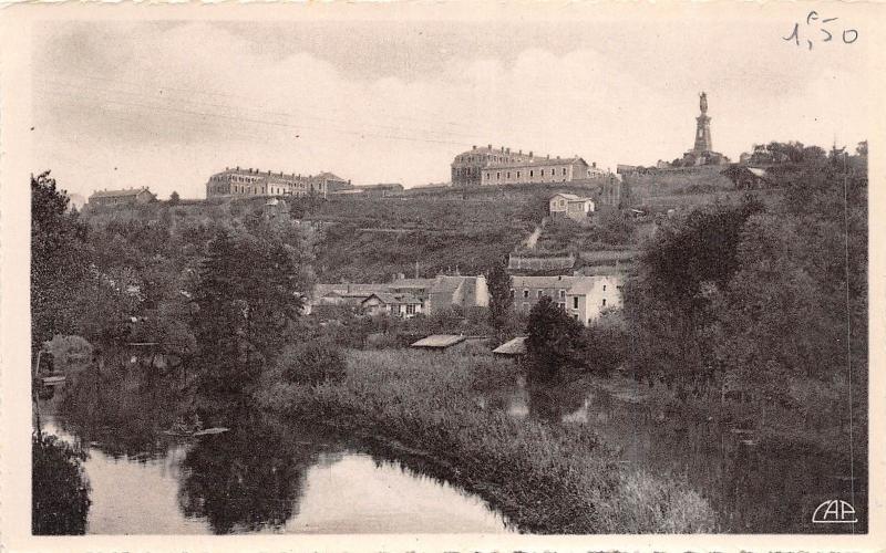 BF3966 le clain et les casernes des dune poitiers france