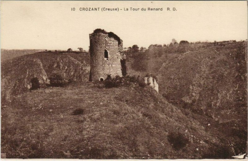 CPA CROZANT La Tour du Renard (1143784)