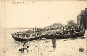 CPA OUISTREHAM RIVA-BELLA - Barques sur la Plage (1258292)