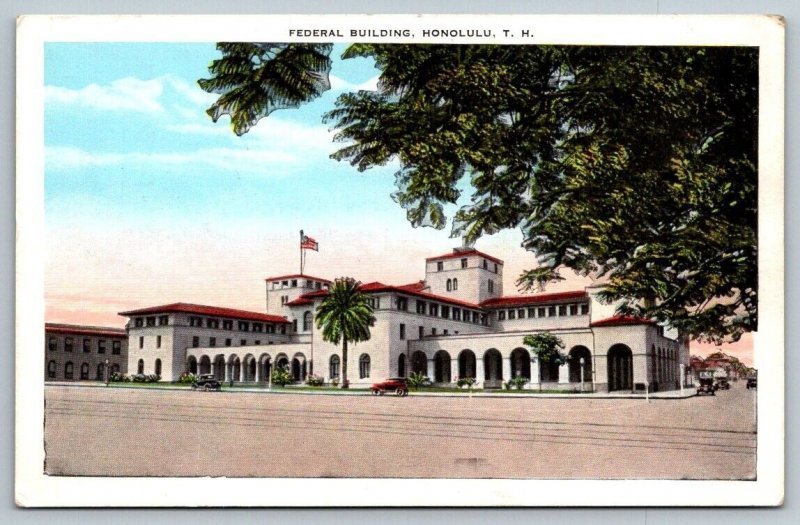 Hawaiian Postcard - Federal Building - Honolulu, Hawaii