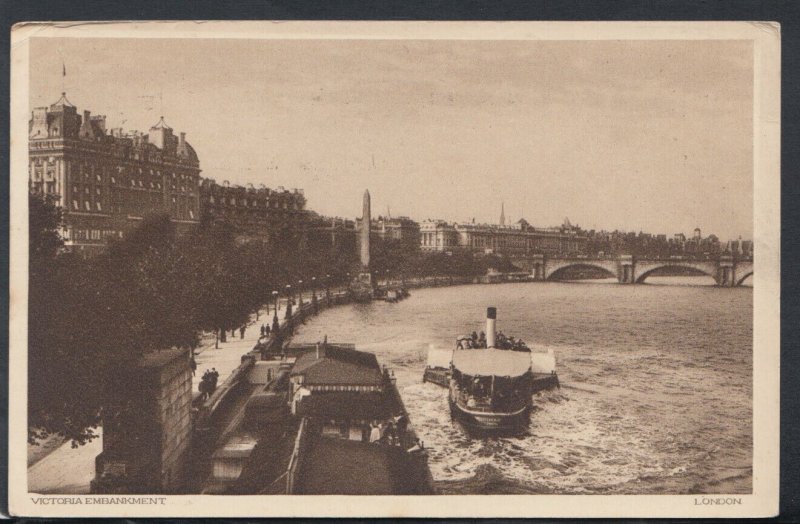 London Postcard - Victoria Embankment and The River Thames     T4667