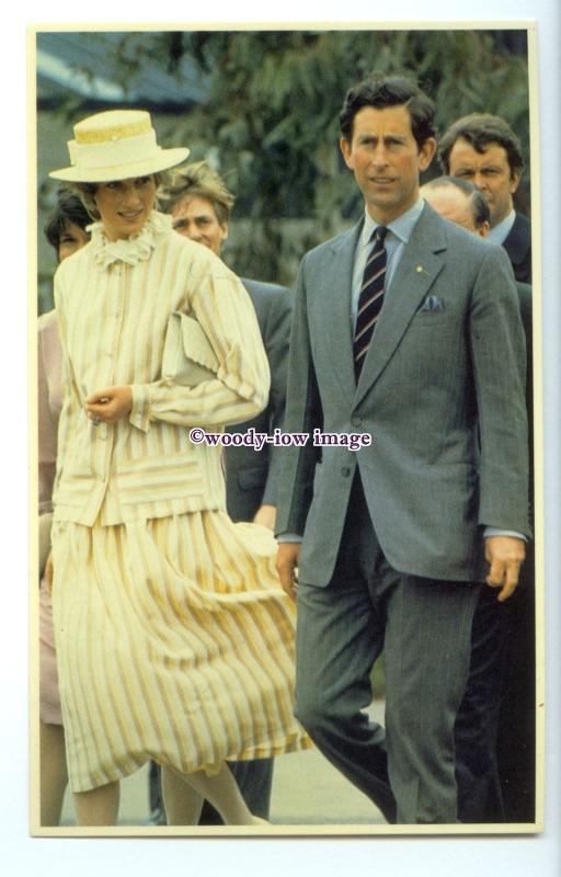 r2569 - Diana & Charles at Parks Community Centre in Adelaide 1983 - postcard