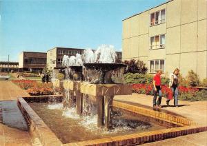 GG13038 Cottbus Bildungszentrum Brunnen Fountain Promenade Auto Cars