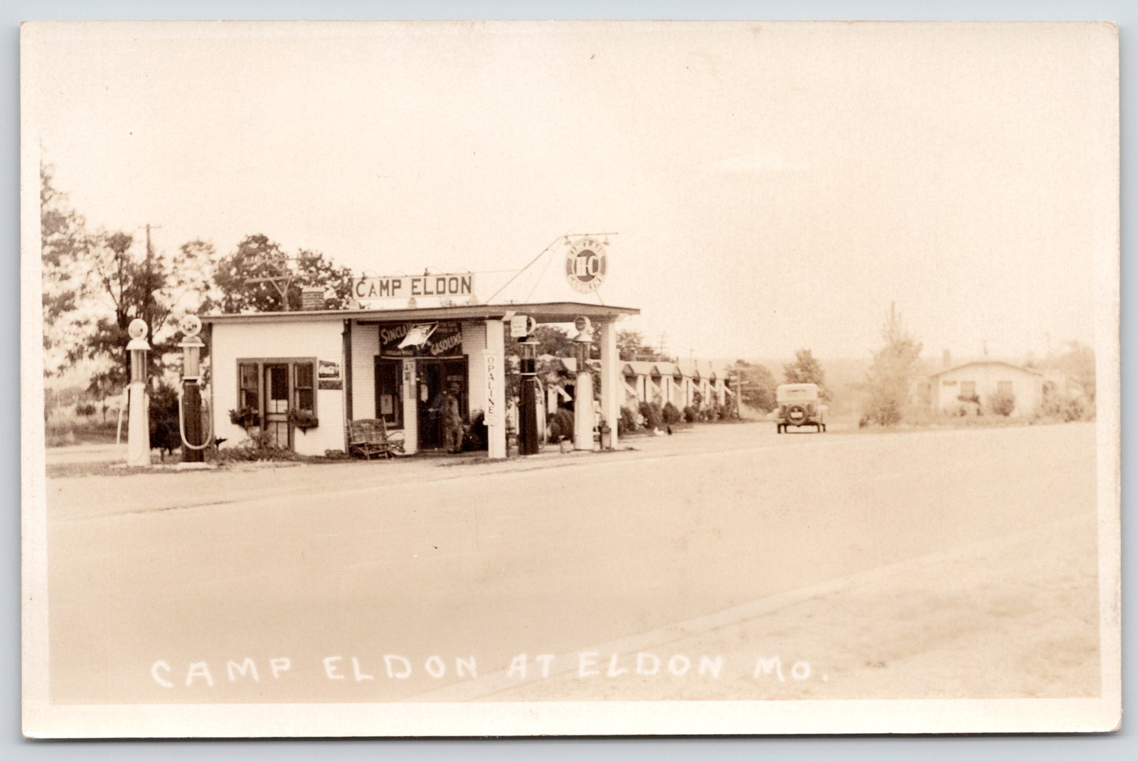 Eldon MissouriCamp Tourist CourtSinclair Gas StationVisible Pumps