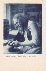 Germany Oberammergau Anton Lang an der Arbeit