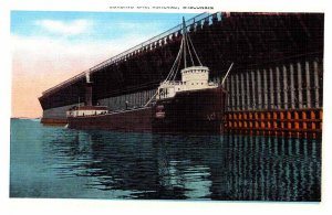 Postcard BOAT SCENE Milwaukee Wisconsin WI AP4367