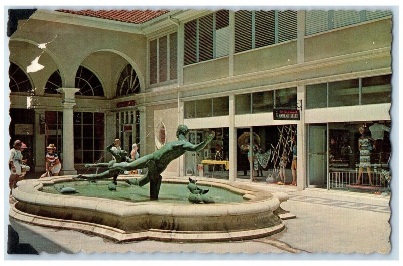 c1960's Fountain Court Monument Shop at Nassau Bahamas Unposted Postcard