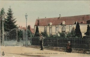 CPA SEZANNE - L'Hotel de Ville et-le-JARDin (132048)