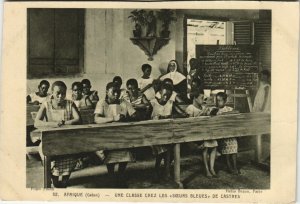 PC SOEURS BLEUES DE CASTRES UNE CLASSE GABON AFRICA (A23428)