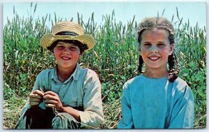 M-58246 Two Young Amish Children Greetings from the Amish Country Pennsylvania