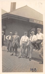 J49/ Red Oak Iowa RPPC Postcard c1910 Railroad Depot Station Men 324