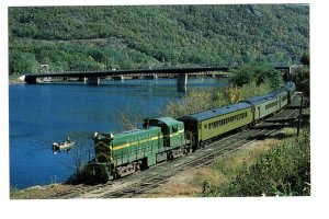 Green Mountains Railroad Railway Train, Connecticut River Bellows Falls Vermont,